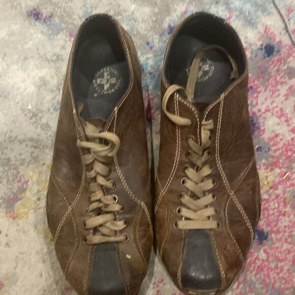 Men's Size 11 Dr.Martens "Air Cushion Sole" Leather Shoes - Picture 1 of 6